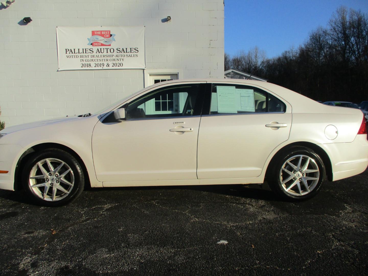 2010 WHITE Ford Fusion V6 SEL (3FAHP0JG5AR) with an 3.0L V6 DOHC 24V engine, AUTOMATIC transmission, located at 540a Delsea Drive, Sewell, NJ, 08080, (856) 589-6888, 39.752560, -75.111206 - Photo#2